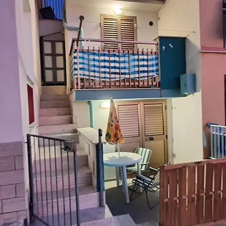 Balcone Sul Golfo Di Castellammare *